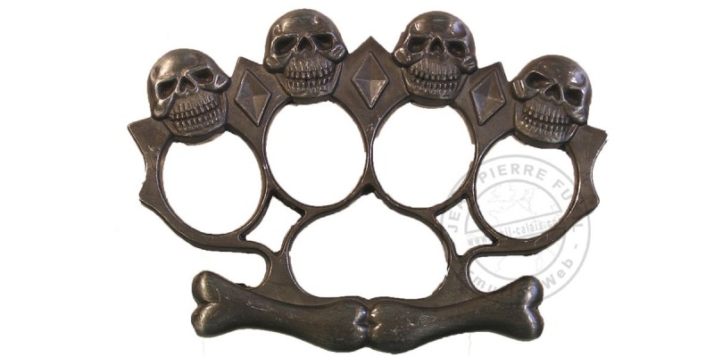 ''The 4 Smiles'' knuckle-duster